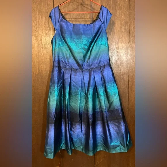 J. Taylor Dress size 14, Shiny Blue design, pockets - Picture 6 of 9